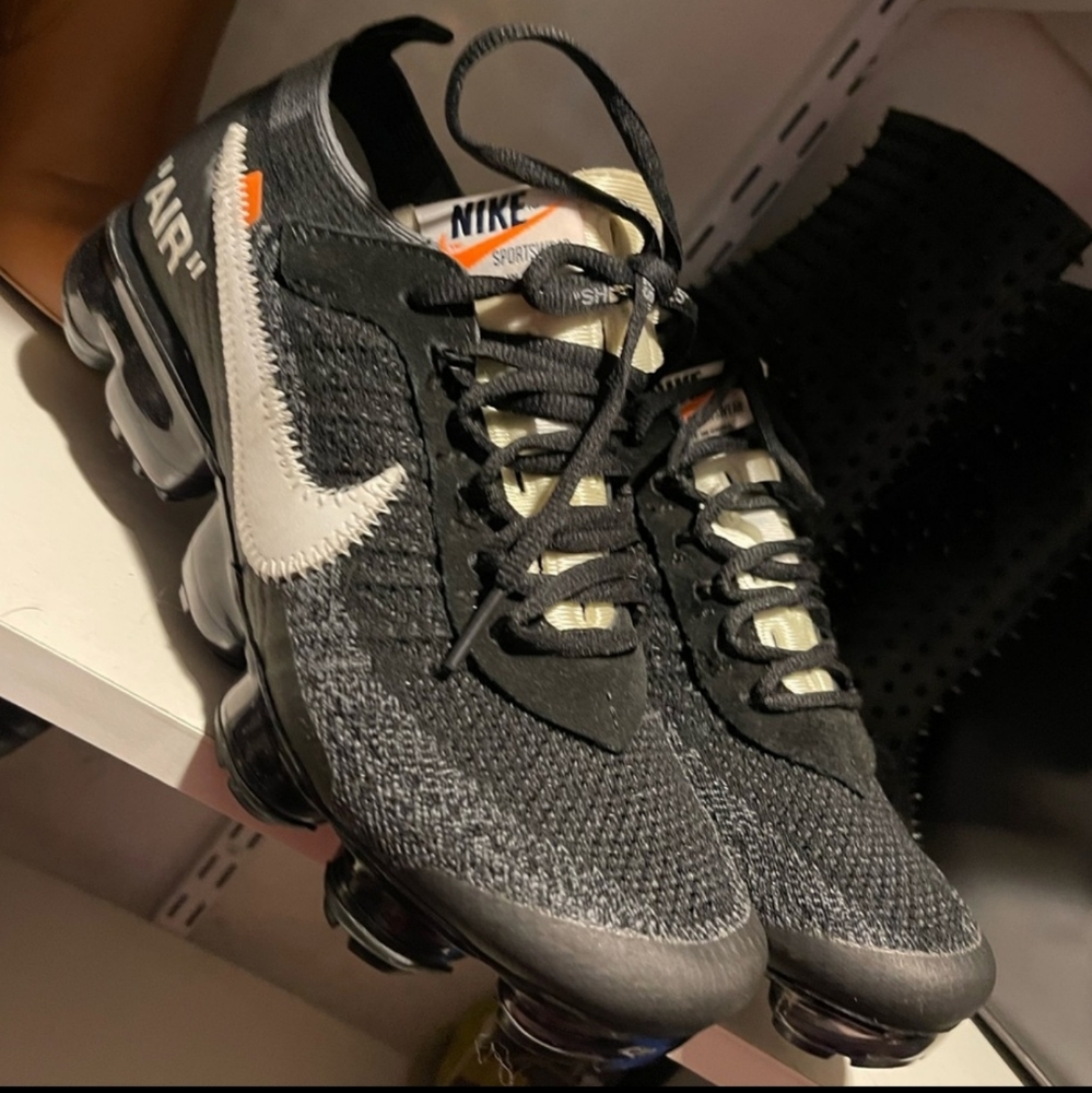 Vapormax Off whites